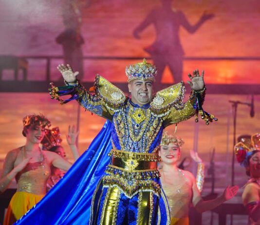Javier I “El Chiras” es coronado como Rey de la Alegría del Carnaval de Mazatlán 2026