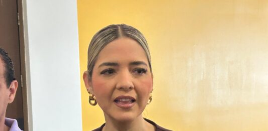 Gobierno de Mazatlán recomienda capacitar a personal de centro comercial en inclusión