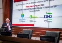 Gobernador Rocha Moya imparte conferencia magistral en el Centro de Estudios Superiores Navales