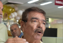 Abogados de Mazatlán se Manifestaron en el Registro Público de la Propiedad para Denunciar Tortuguismo e Irregularidades