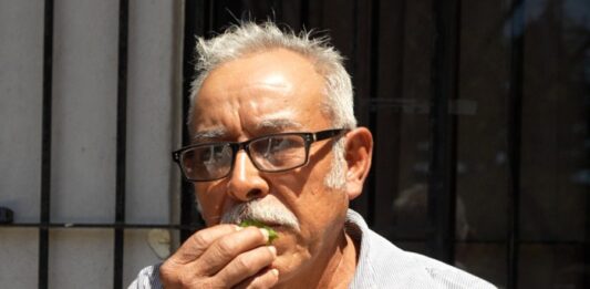 Gaspar y su Imaginaria “Trompeta” Deleitó a un Público con Canciones Salidas de la Hoja de un Árbol