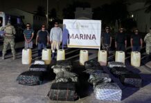 Aseguran embarcación con 650 kilos de presunta cocaína frente a Michoacán; detienen a seis personas