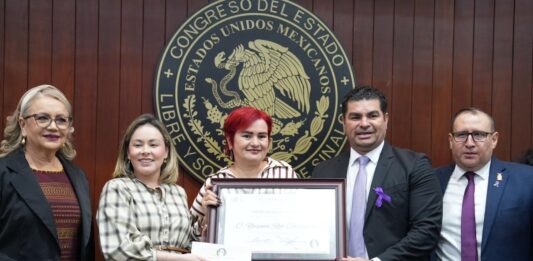 Entrega Congreso premio “Norma Corona Sapién” a la activista Yesenia Rojo