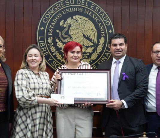 Entrega Congreso premio “Norma Corona Sapién” a la activista Yesenia Rojo