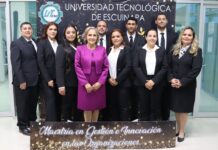 Graduación en UTEsc. Reciben título de grado, egresados de la Maestría en Gestión e Innovación en las organizaciones.