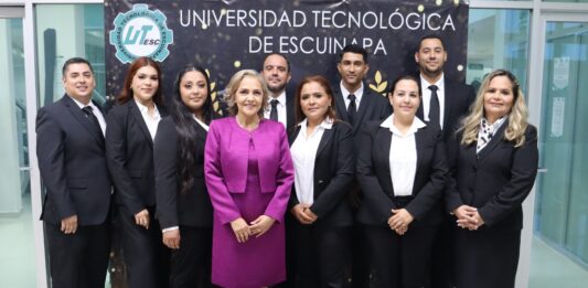 Graduación en UTEsc. Reciben título de grado, egresados de la Maestría en Gestión e Innovación en las organizaciones.