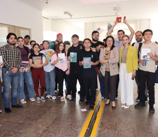 “Libros Libres”, la iniciativa de Editorial UAS que ha distribuido más de 10 mil ejemplares en la Casa Rosalina, llega a la Facultad de Derecho Culiacán