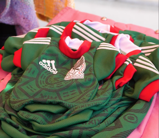 Rebeca y su Creatividad Presentan: “El Último Ladrido de la Moda”