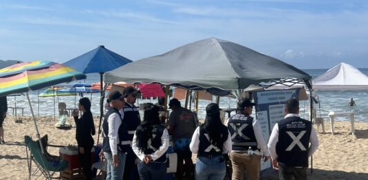 Supervisan permisos de vendedores en Playa Brujas