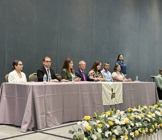 Más de 140 docentes concluyen posgrados en UPES Mazatlán