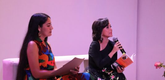 Zelina Murúa rinde tributo a sus raíces con la presentación del poemario “A Escuinapa con cariño”