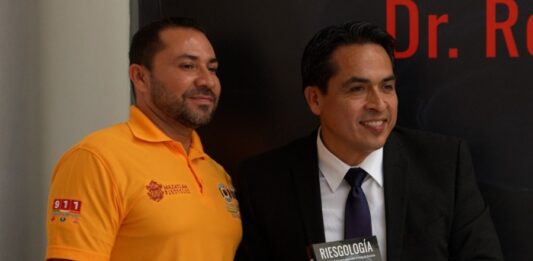 Con Éxito la Presentación del Libro “Riesgología” de Roy Navarrete Cuevas en el Teatro Ángela Peralta