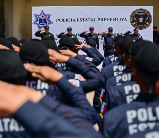La SSP Sinaloa entrega constancias y reconocimientos a 46 policías estatales que culminan su curso del GOES