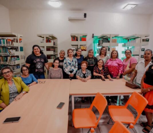 CULTURA ofrece un viaje literario hacia las emociones y la plenitud del adulto mayor a través de “12 Puertas a la Lectura”