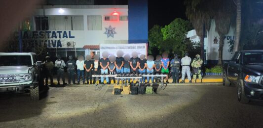 En Rosario, el Grupo Interinstitucional detuvo a 12 masculinos, 3 de ellos menores de edad; les aseguraron 11 fusiles, 1 ametralladora y 2 armas cortas