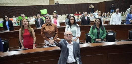 Aprueba Congreso de Sinaloa licencia del diputado Bernardino Antelo y toma protesta a su suplente Lauro Gallardo
