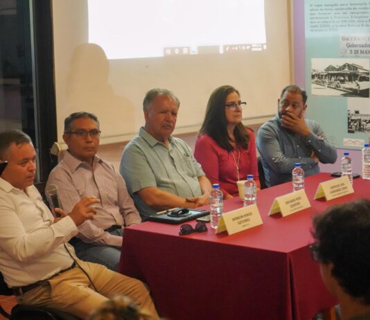 Presentan en Mazatlán la conferencia “Mercado de Romero Rubio a Pino Suárez – 1899”