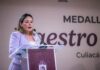Entrega la gobernadora Yeraldine la medalla “Maestro Rafael Ramírez” a docentes con 30 años de servicio