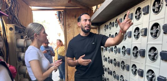 Mercado Pino Suárez registra 75% de avance en modernización eléctrica