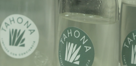 4 Jóvenes Universitarios Crean “Tahona”, un Eficaz Limpiador del Agave para las Industrias Farmacéutica y Automotriz