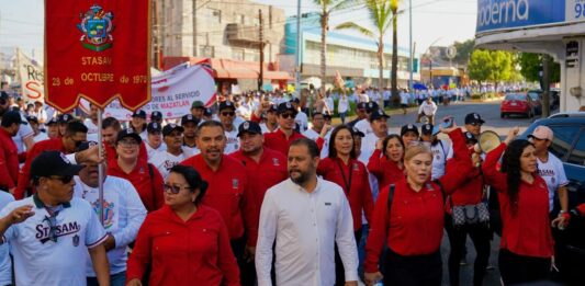 Conmemora Gobierno de Mazatlán el Día del Trabajo con participación en marcha sindical