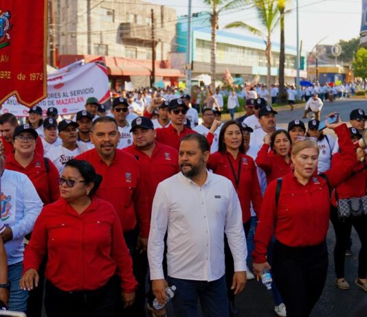 Conmemora Gobierno de Mazatlán el Día del Trabajo con participación en marcha sindical