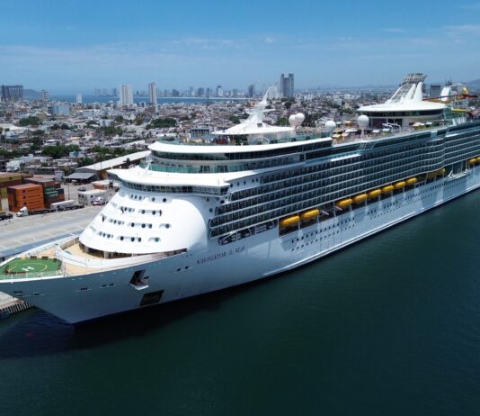 Recibe Mazatlán a más de 3,700 cruceristas