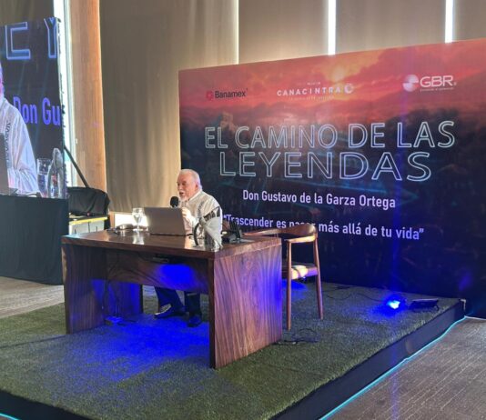 Don Gustavo de la Garza comparte en Mazatlán su visión sobre el futuro de las telecomunicaciones