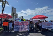 Vendedores de playa protestan en Mazatlán; exigen freno al comercio irregular
