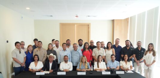 Comisión de Turismo del Congreso sostiene reunión de trabajo con autoridades y sector empresarial en Mazatlán
