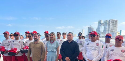 Entregan 40 uniformes a Policía Acuática de Mazatlán previo al Verano