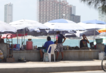Playa Pinitos es un “Tianguis” y el Ayer Espacio Familiar de la Familia Mazatleca y el Turismo, Hoy es una Plaga de Vendedores