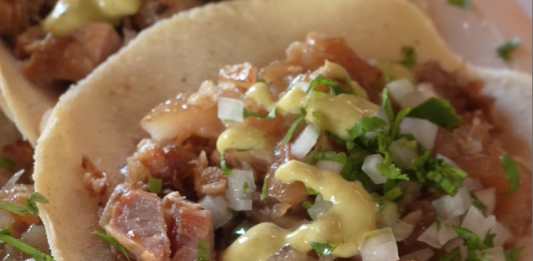 Tacos y Carnitas Manjarrez… ¡Aquí Nada Más mis Chicharrones Truenan!