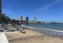 Pescadores de Playa Norte tienen casi un mes sin poder salir a trabajar por mar de fondo