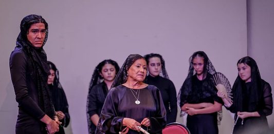 Estudiantes del Taller de Teatro llevan a escena «La Casa de Bernarda Alba» para despedir el ciclo escolar