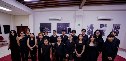 Alumnos del maestro Luis Ornelas regalan bello recital de guitarra