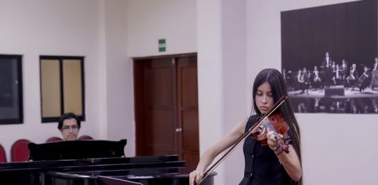 Jóvenes violinistas muestran su talento en recital del CMA