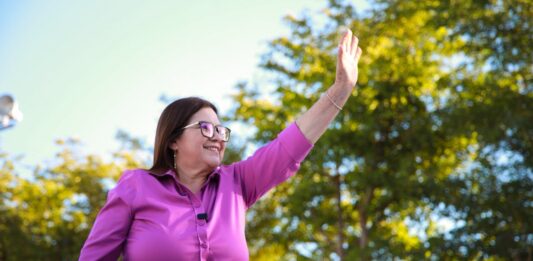 Destaca Imelda Castro importancia de informar a la gente de manera permanente