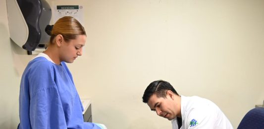 Trombosis Venosa Profunda: el enemigo silencioso que puede poner en riesgo la vida; hinchazón y dolor en una pierna, señales de alerta