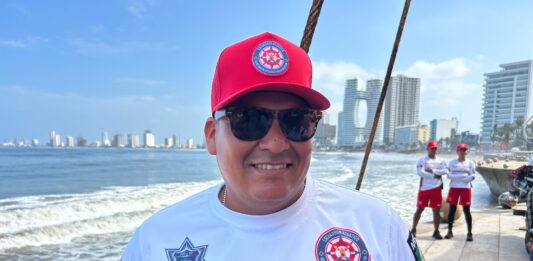 Mar de fondo mantiene restricciones en playas de Mazatlán