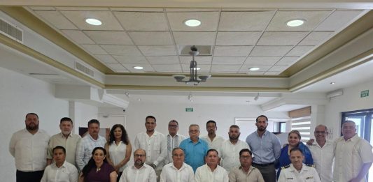 La UAS presente en toma de protesta de peritos valuadores