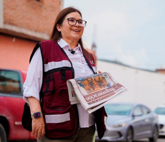 Imelda Castro destaca avances en derechos de las mujeres al visitar domicilios de Culiacán