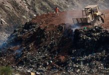 Minerva Osuna supervisa el avance en el control del incendio en el basurón municipal