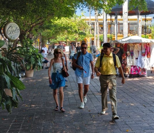 Recibe Mazatlán a más de 3,800 turistas en el primer crucero de julio