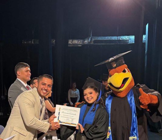 La UAS gradúa a 217 nuevos profesionales en Nutrición y Gastronomía en Mazatlán